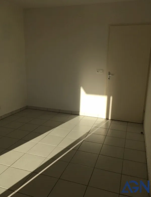 À vendre : Appartement T2 de 41,1 m² à Juvignac avec terrasse et parking 