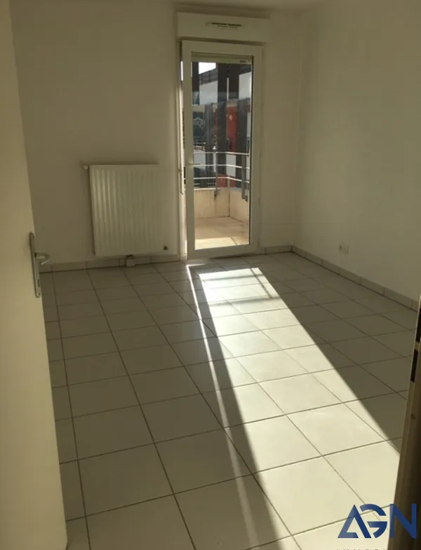 À vendre : Appartement T2 de 41,1 m² à Juvignac avec terrasse et parking 