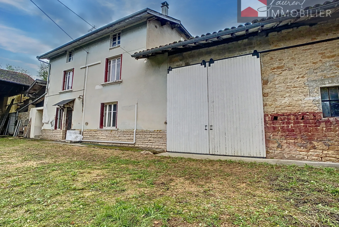 Grande maison avec jardin et dépendances à vendre près de Pont-de-Vaux 