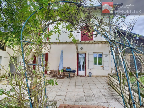 Grande maison avec jardin et dépendances à vendre près de Pont-de-Vaux