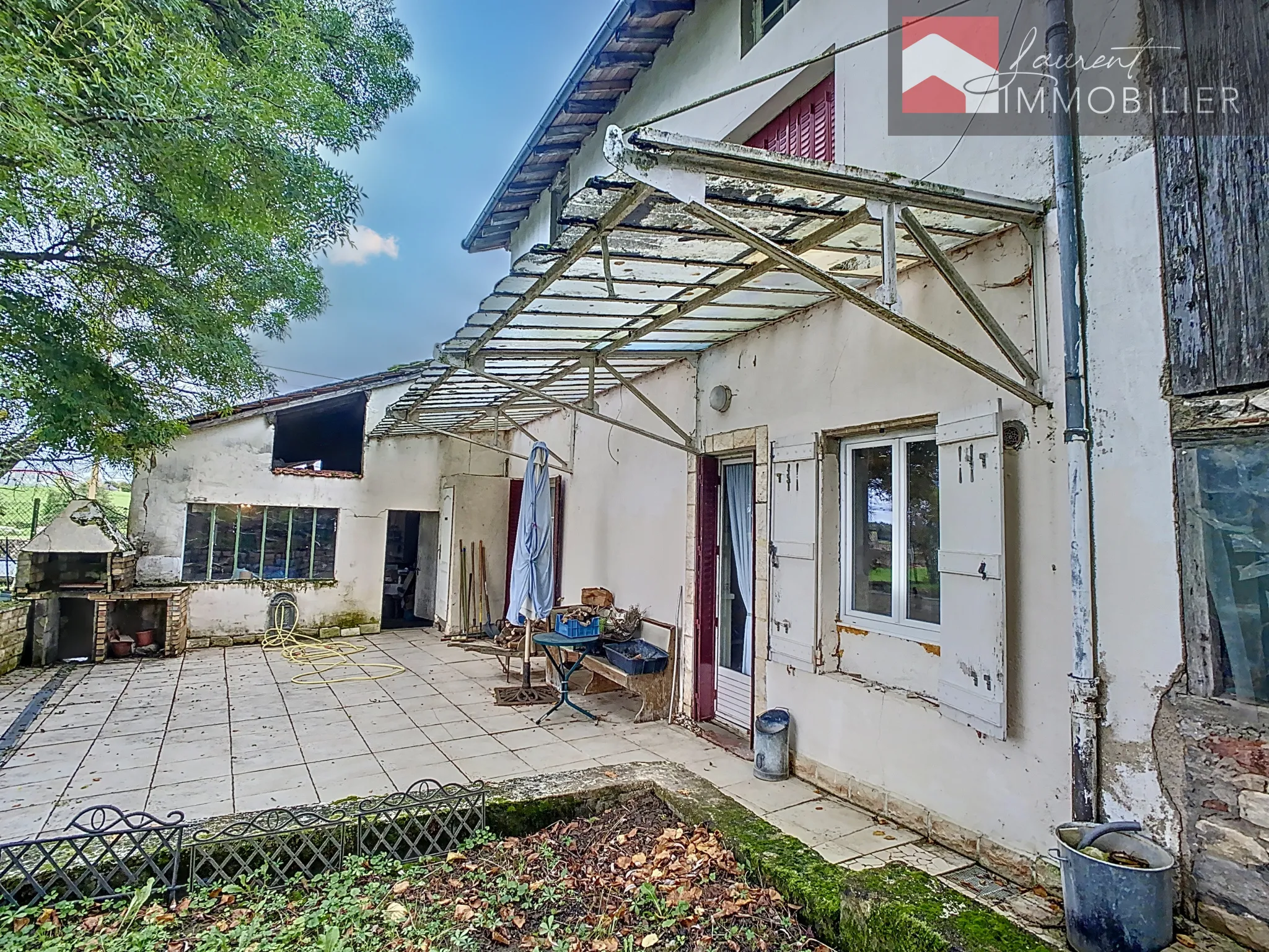 Grande maison avec jardin et dépendances à vendre près de Pont-de-Vaux 