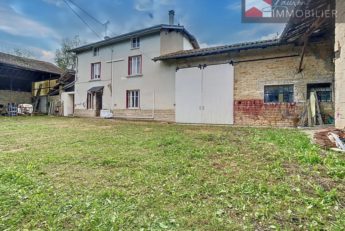 Grande maison avec jardin et dépendances à vendre près de Pont-de-Vaux 