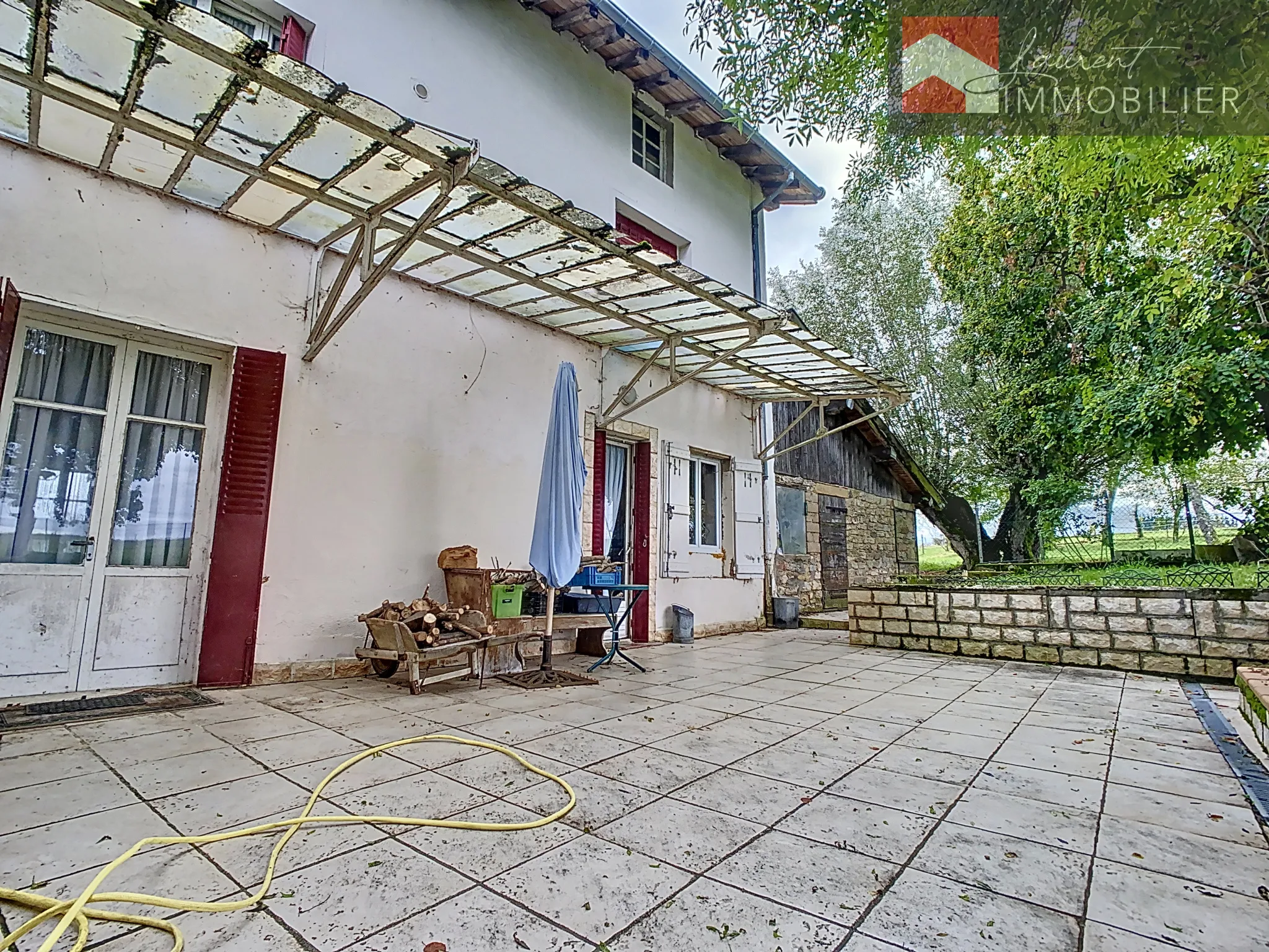 Grande maison avec jardin et dépendances à vendre près de Pont-de-Vaux 