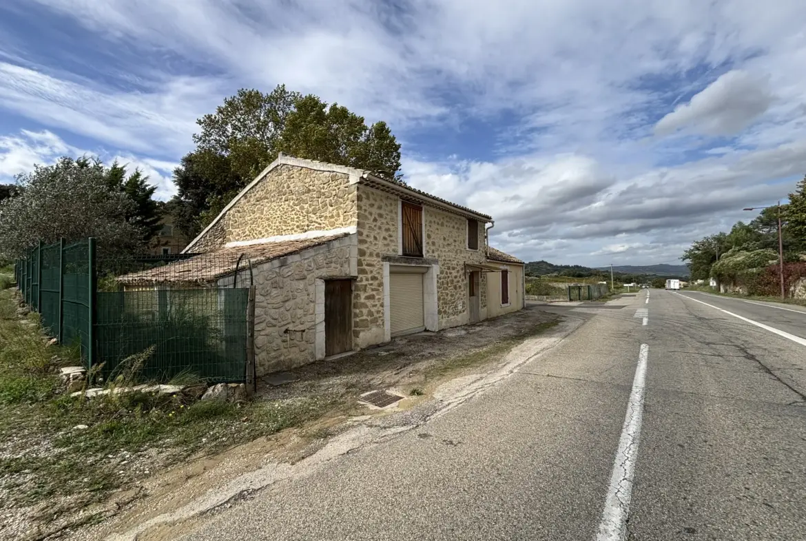 Maison en bordure de route idéale pour commerce à Piegon 