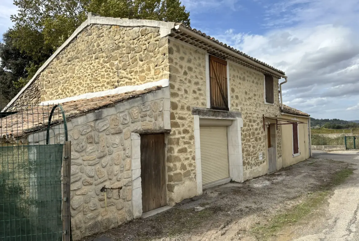 Maison en bordure de route idéale pour commerce à Piegon 