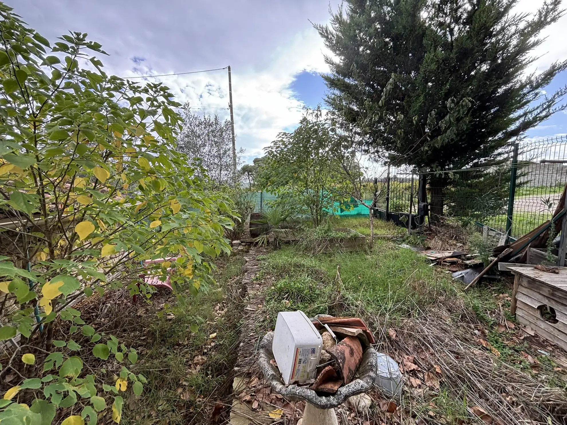 Maison en bordure de route idéale pour commerce à Piegon 