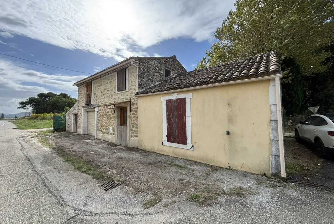 Maison en bordure de route idéale pour commerce à Piegon 