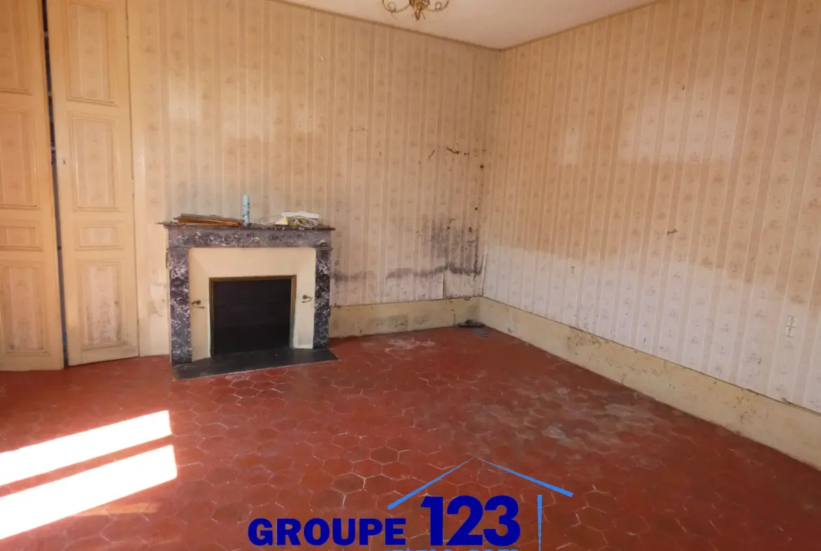 Maison à rénover à Villiers-Vineux sur 658 m² 