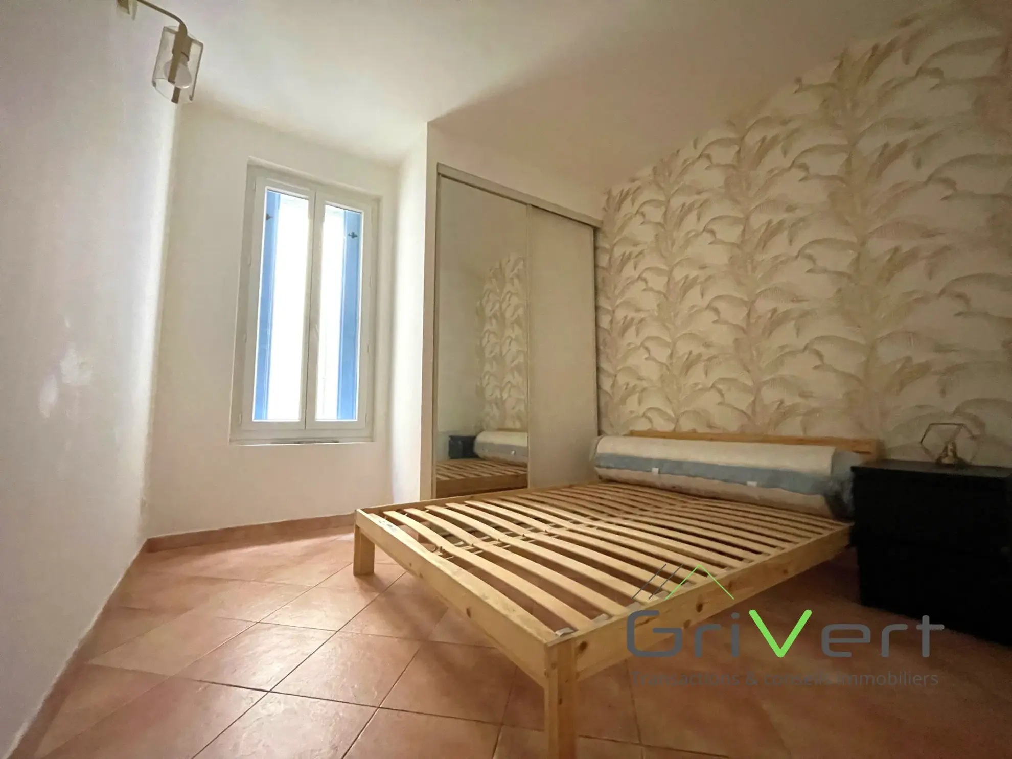 Maison de ville T2 de 35 m² avec terrasse à vendre à Nîmes 