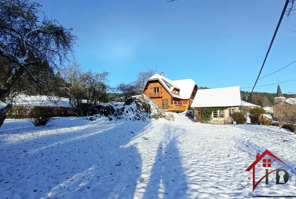 Maison traditionnelle spacieuse à vendre à Brouvelieures - Vosges 