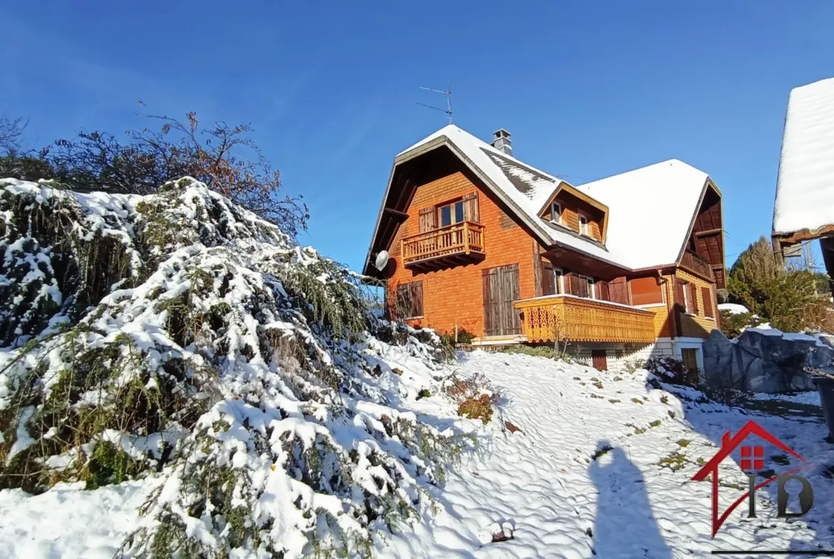 Maison traditionnelle spacieuse à vendre à Brouvelieures - Vosges 