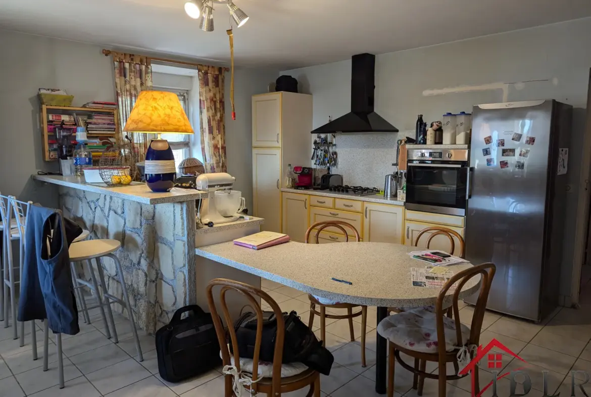 À Vendre: Maison de Village à Pierrecourt (70600) 