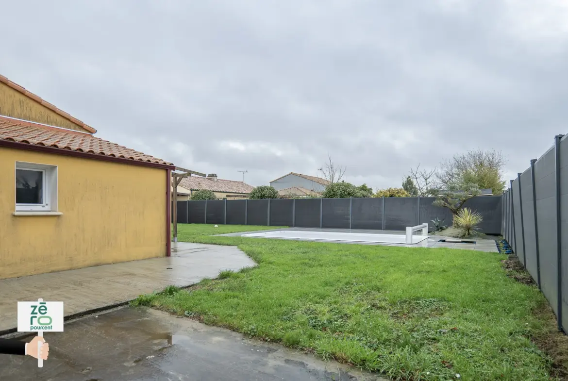 Maison familiale avec piscine à vendre à l'Herbergement 