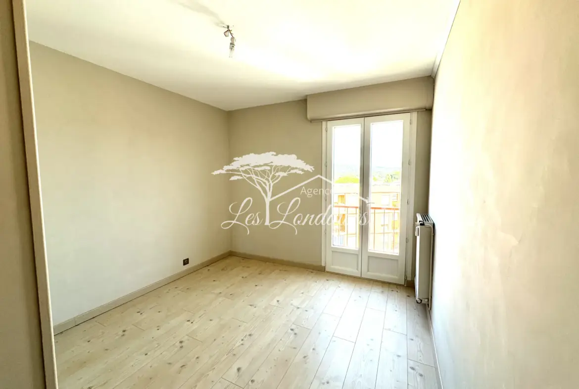 Vente Appartement 75 m² 3 Chambres au Centre de La Londe-les-Maures 