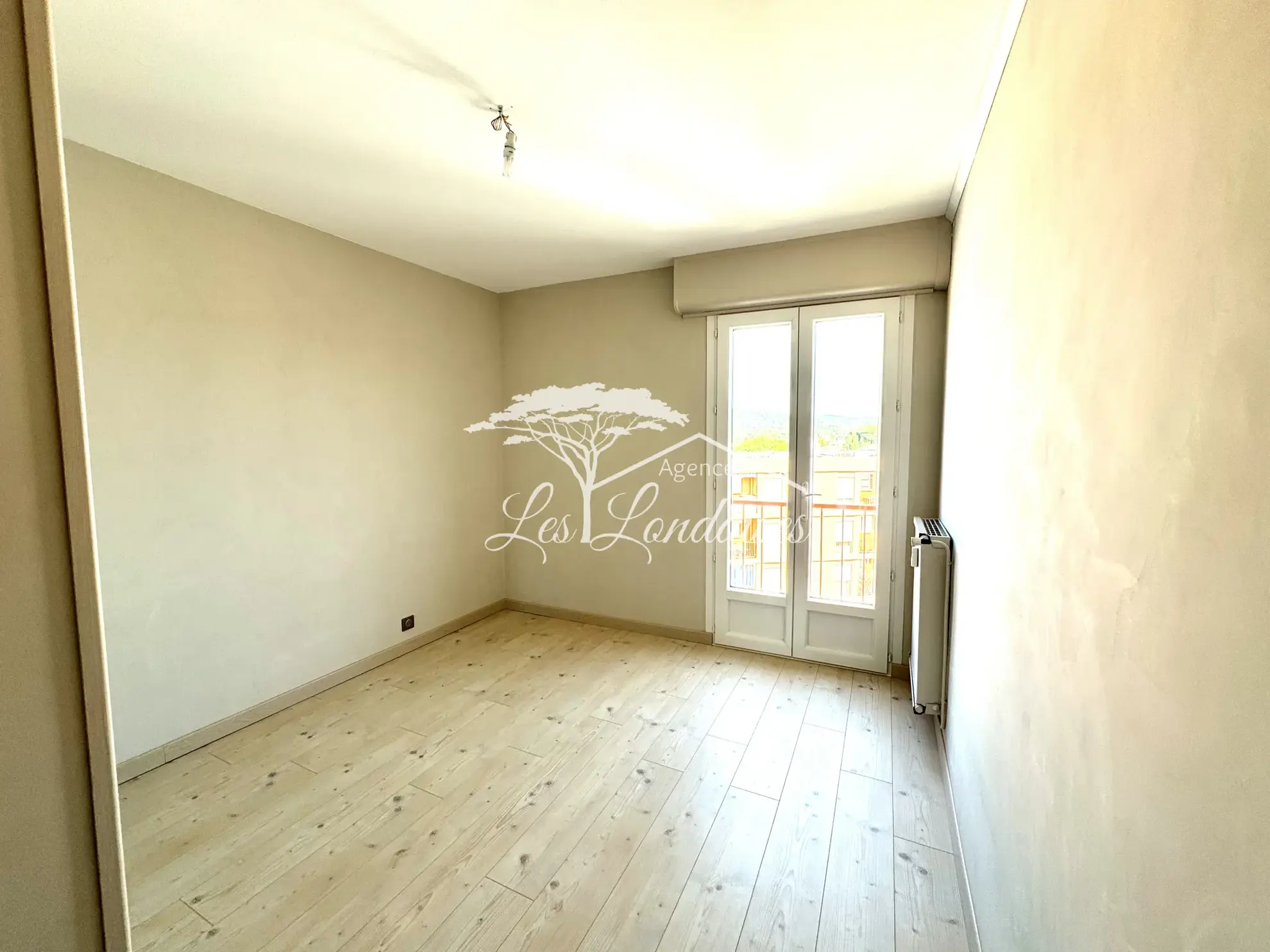 Vente Appartement 75 m² 3 Chambres au Centre de La Londe-les-Maures 