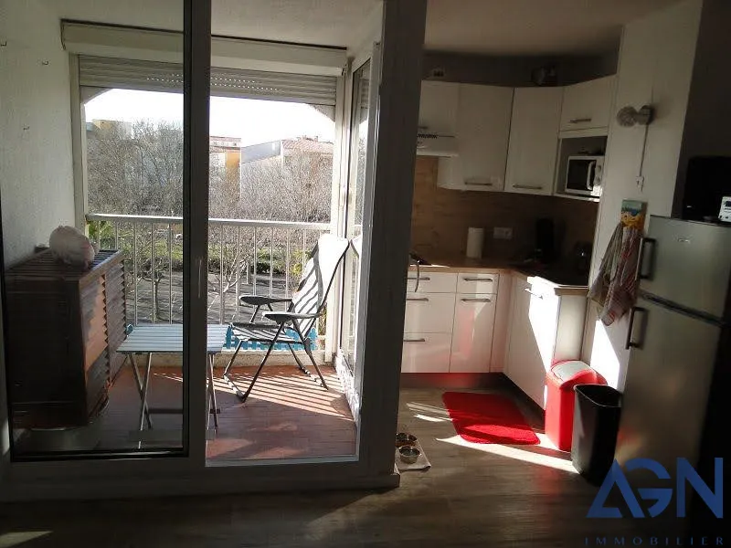 À vendre : Appartement 1 pièce de 25,49 m² au Cap d'Agde avec loggia et parking 