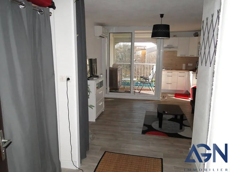 À vendre : Appartement 1 pièce de 25,49 m² au Cap d'Agde avec loggia et parking 