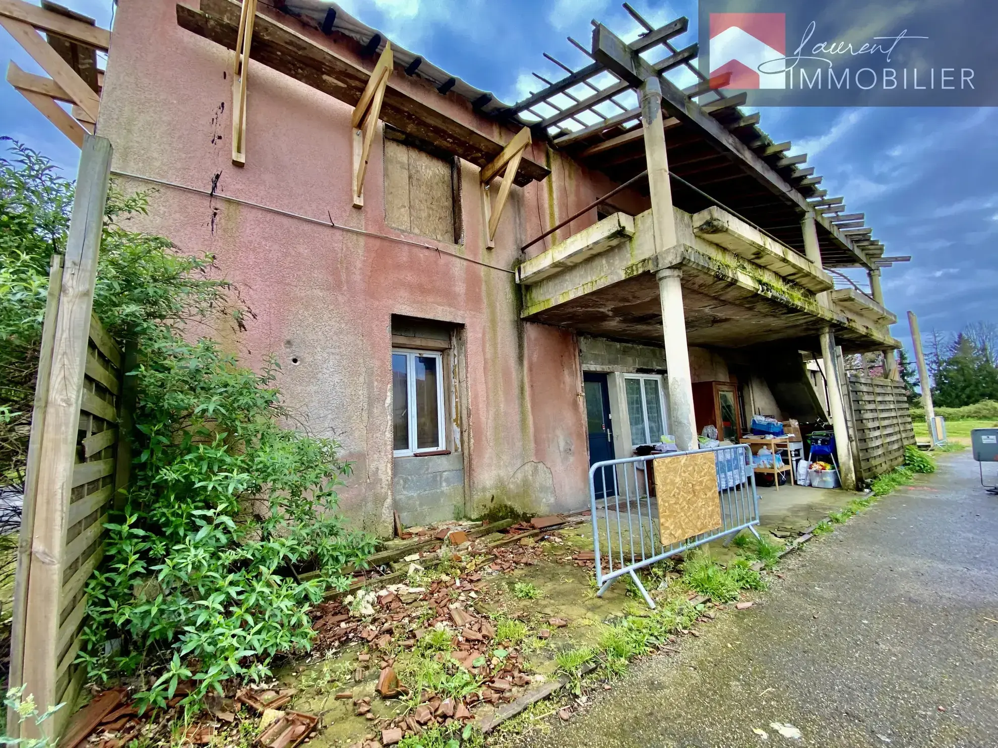 Maison à acheter à Courtes (01) - 250 m² à 76 000 € 