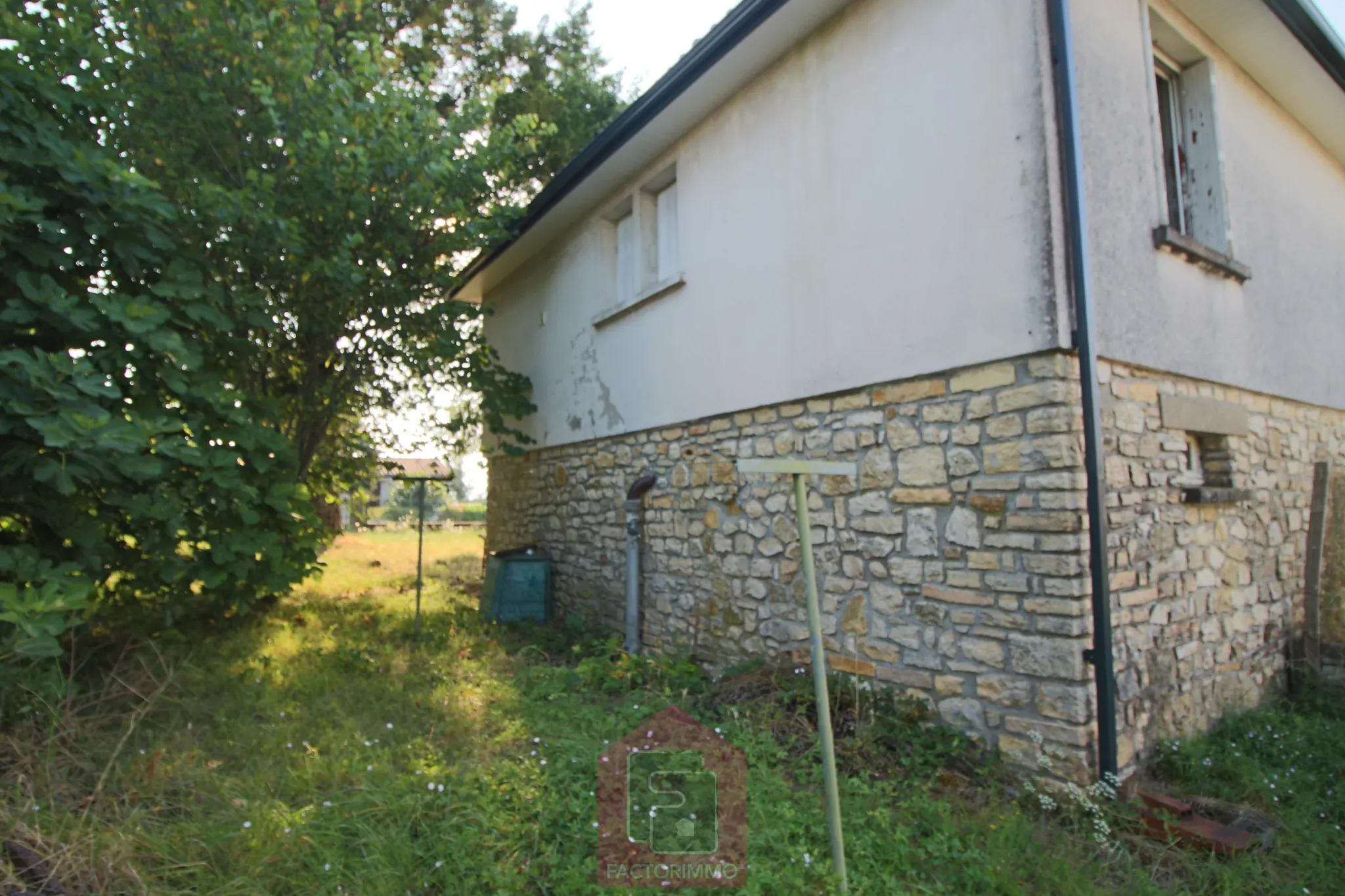 Maison contemporaine à rénover à Puy l’Évêque 