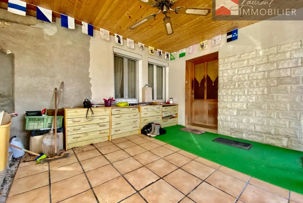 Grande maison à vendre à Romenay - 5 chambres, jardin spacieux - 115 000 € 