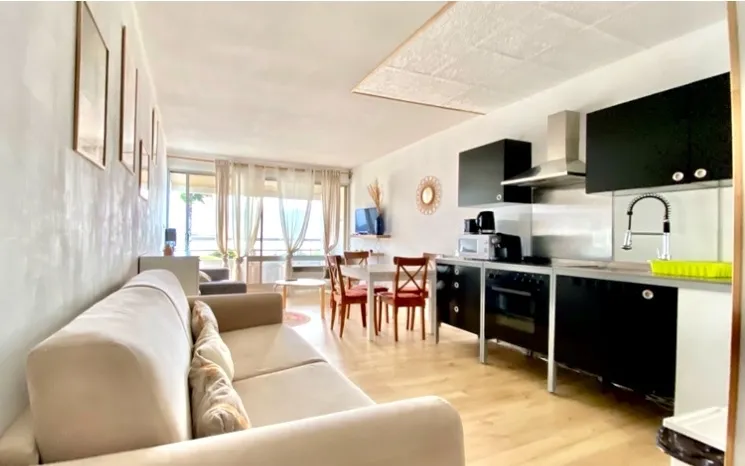 Studio de 29 m² avec superbe vue mer à Bandol, proche port et plage 