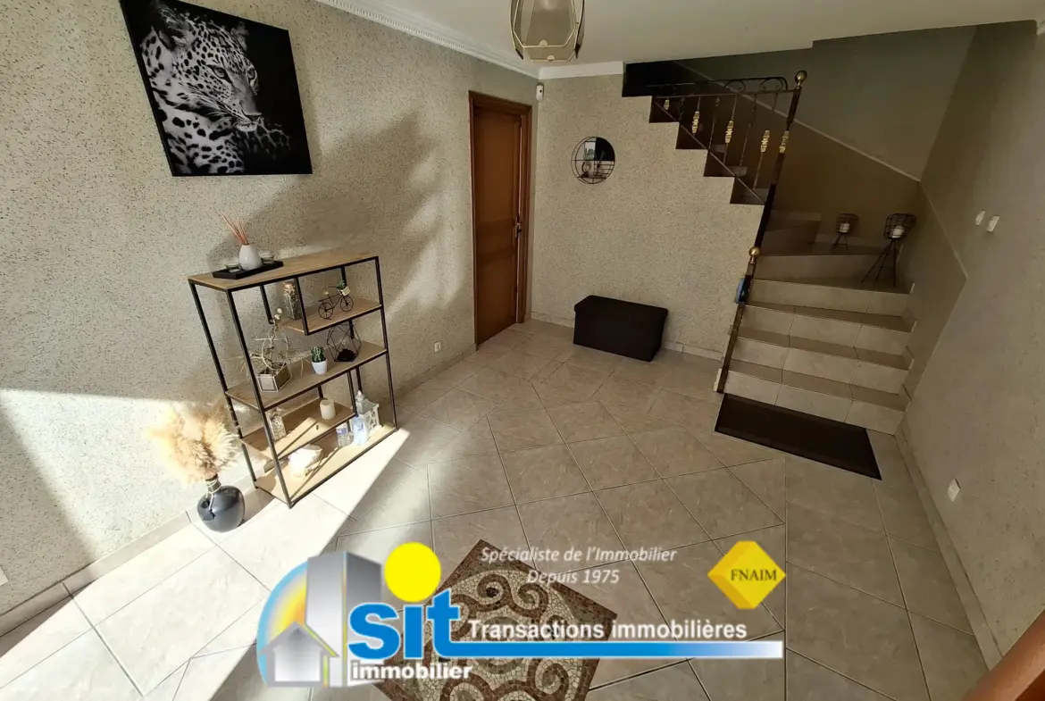 Maison familiale spacieuse à vendre à Chanas - 136 m², 4 chambres 