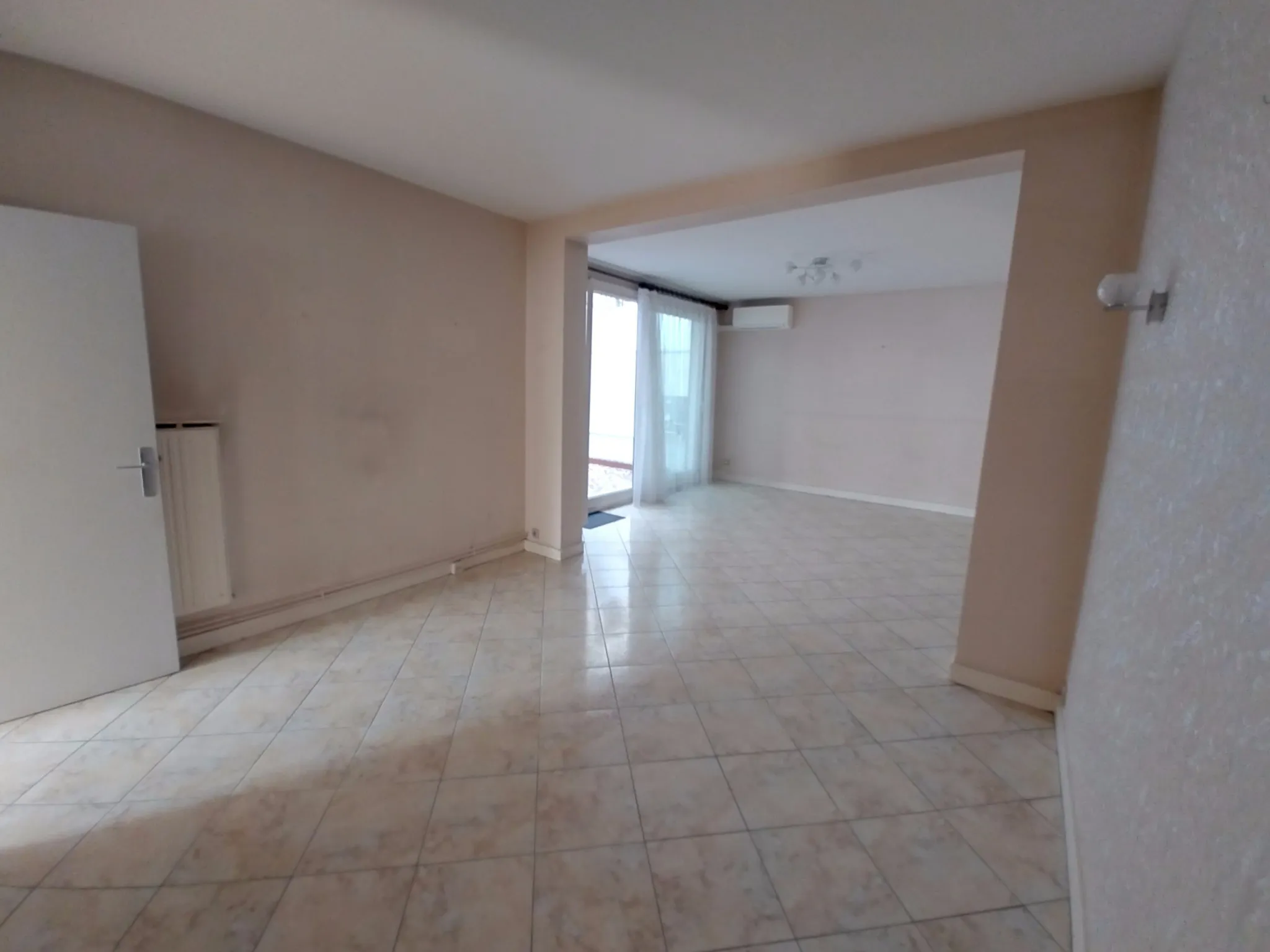 Appartement T4 avec Terrasse à Perigueux - Proche Gare 