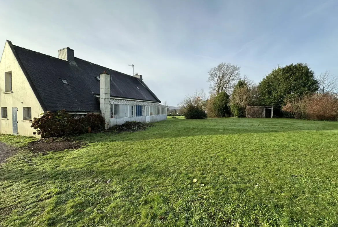 Belle maison de 1972 à La Chapelle Neuve, fort potentiel constructible 