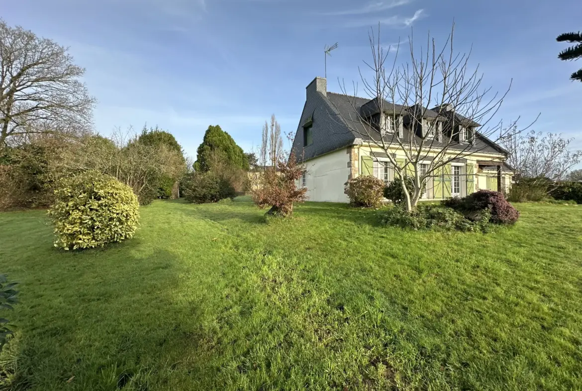 Belle maison de 1972 à La Chapelle Neuve, fort potentiel constructible 