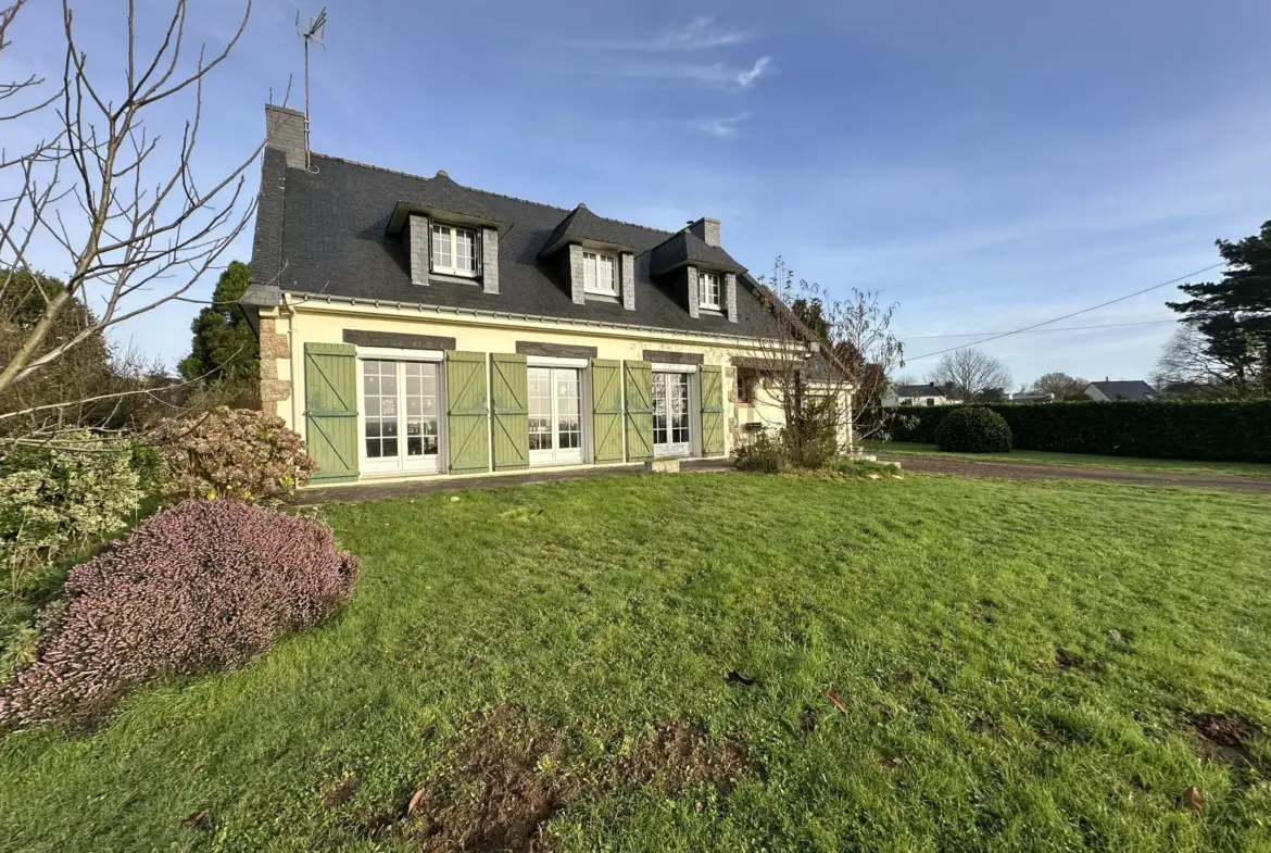 Belle maison de 1972 à La Chapelle Neuve, fort potentiel constructible 