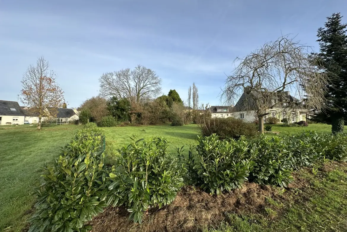 Belle maison de 1972 à La Chapelle Neuve, fort potentiel constructible 