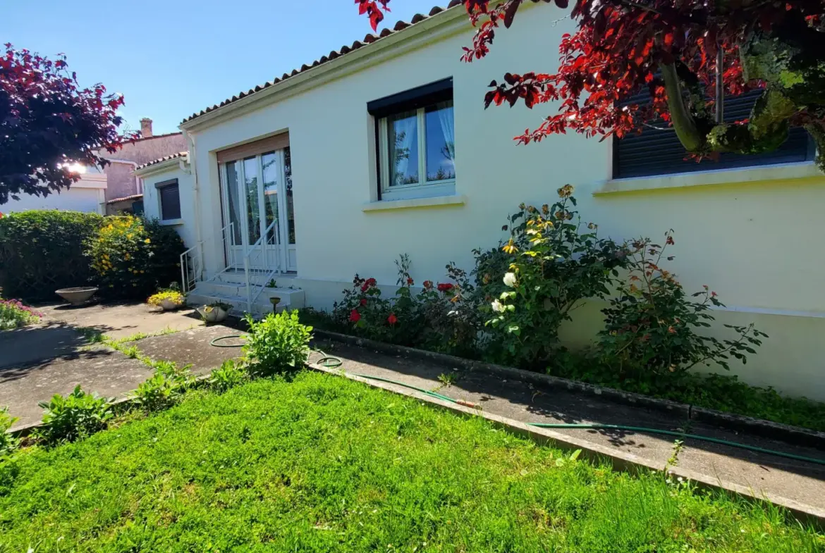 Maison familiale 5 pièces de 70 m² à Meschers sur Gironde près des plages 