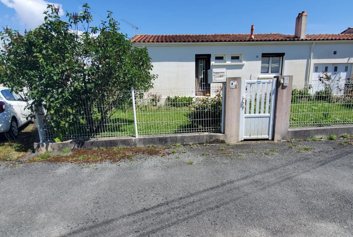 Maison familiale 5 pièces de 70 m² à Meschers sur Gironde près des plages 