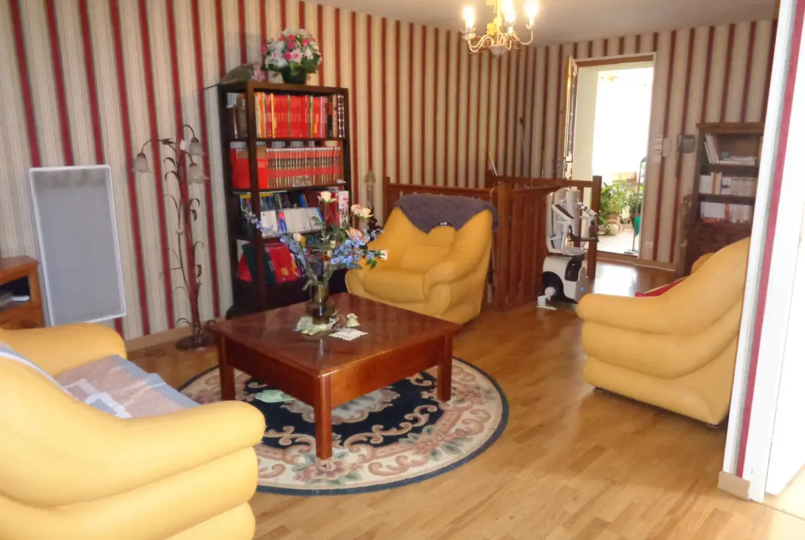 Maison de 195 m² avec 5 chambres à St Benin des Bois 