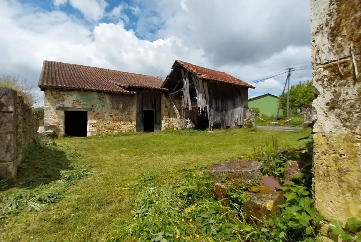 Ensemble en pierre à restaurer dans le Périgord Vert 