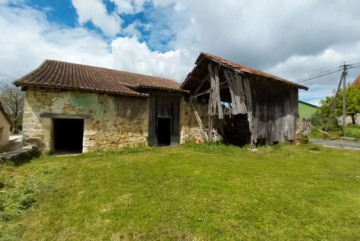 Ensemble en pierre à restaurer dans le Périgord Vert 