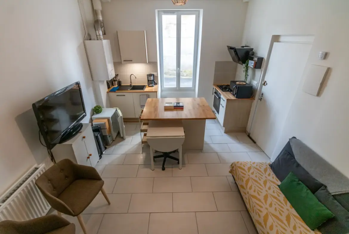 Appartement T2 récemment rénové à Saintes 