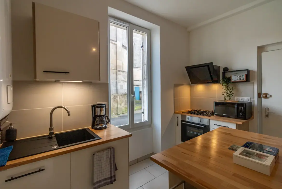 Appartement T2 récemment rénové à Saintes 