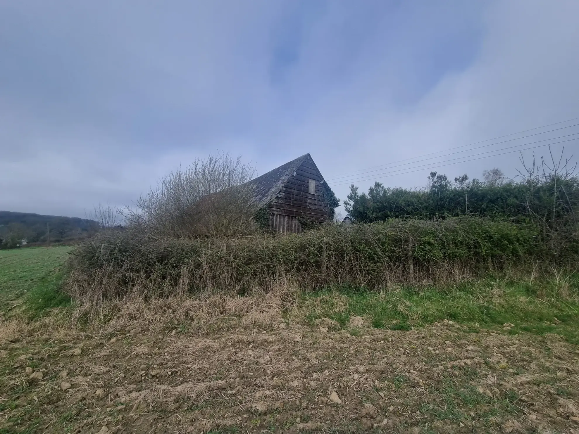 Maison en pierre à restaurer près de Saint-Léonard-des-bois 