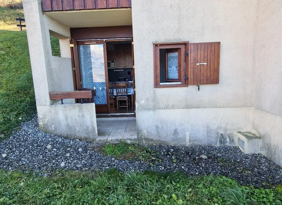 Appartement T1 avec balcon à vendre à Saint Léger les Mélèzes 