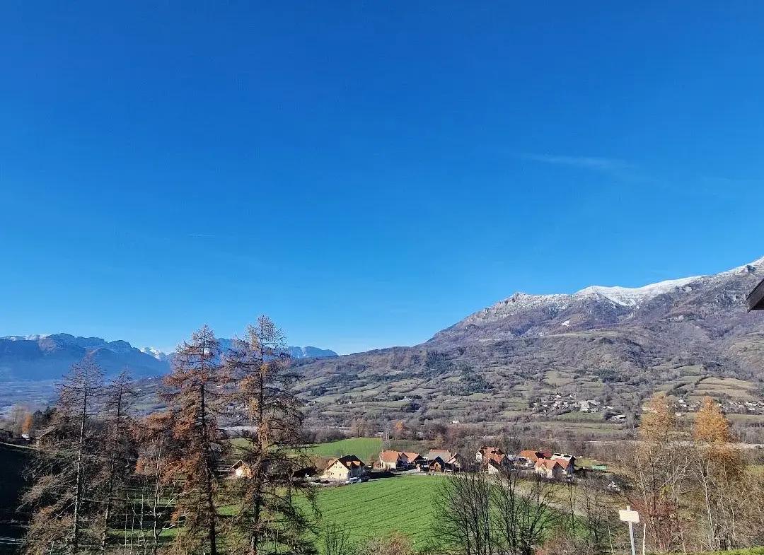 Appartement T1 avec balcon à vendre à Saint Léger les Mélèzes 