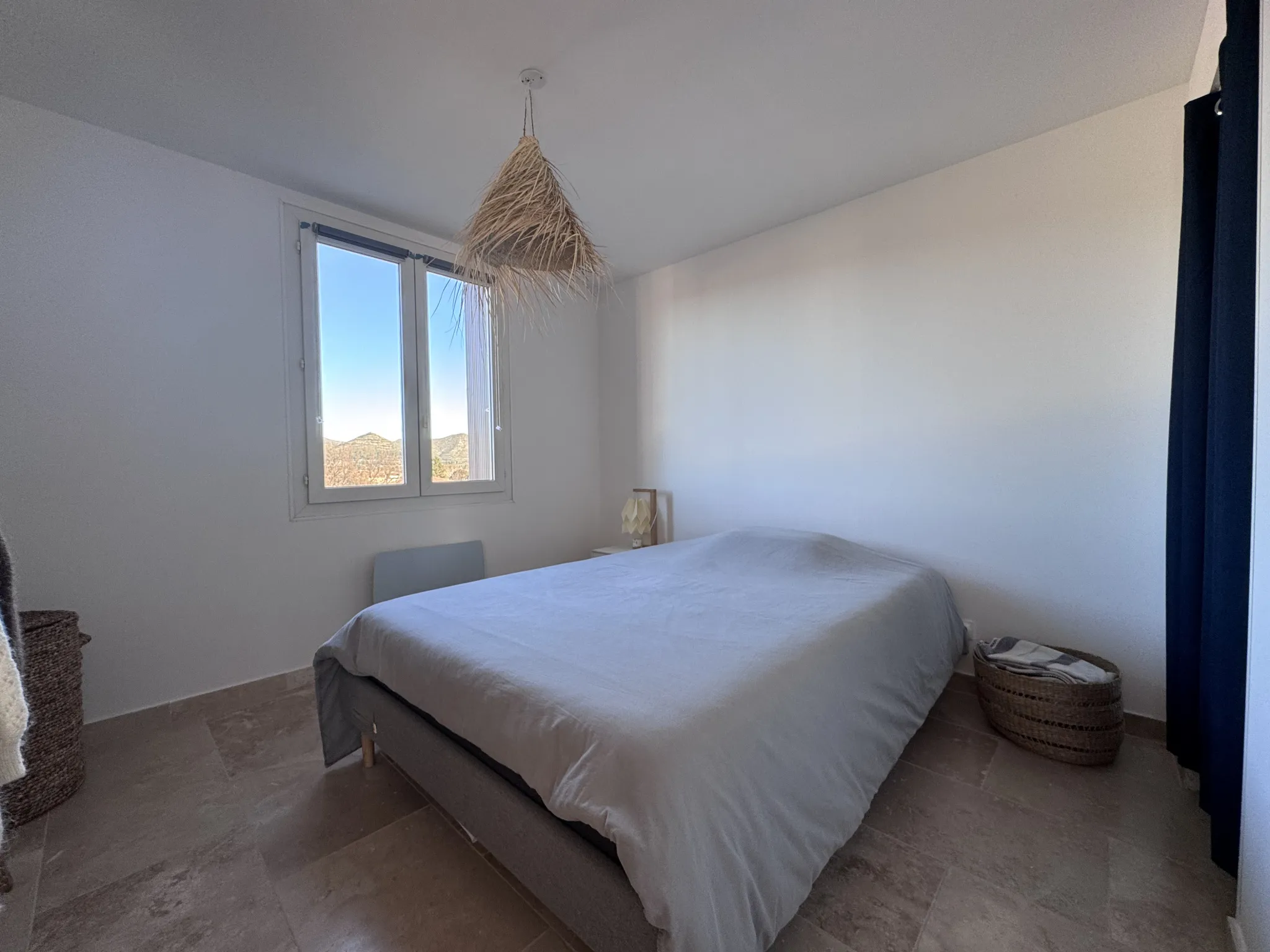 À vendre : Appartement T4 rénové à Peyrolles en Provence 