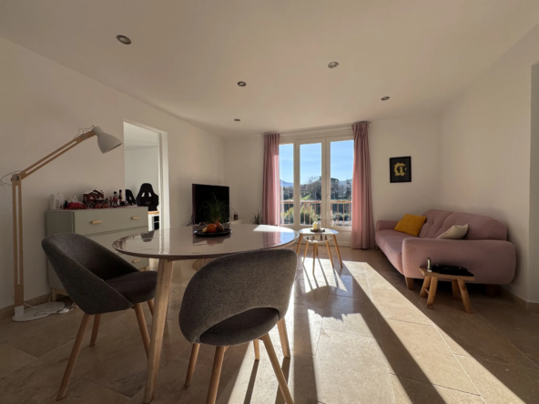 À vendre : Appartement T4 rénové à Peyrolles en Provence