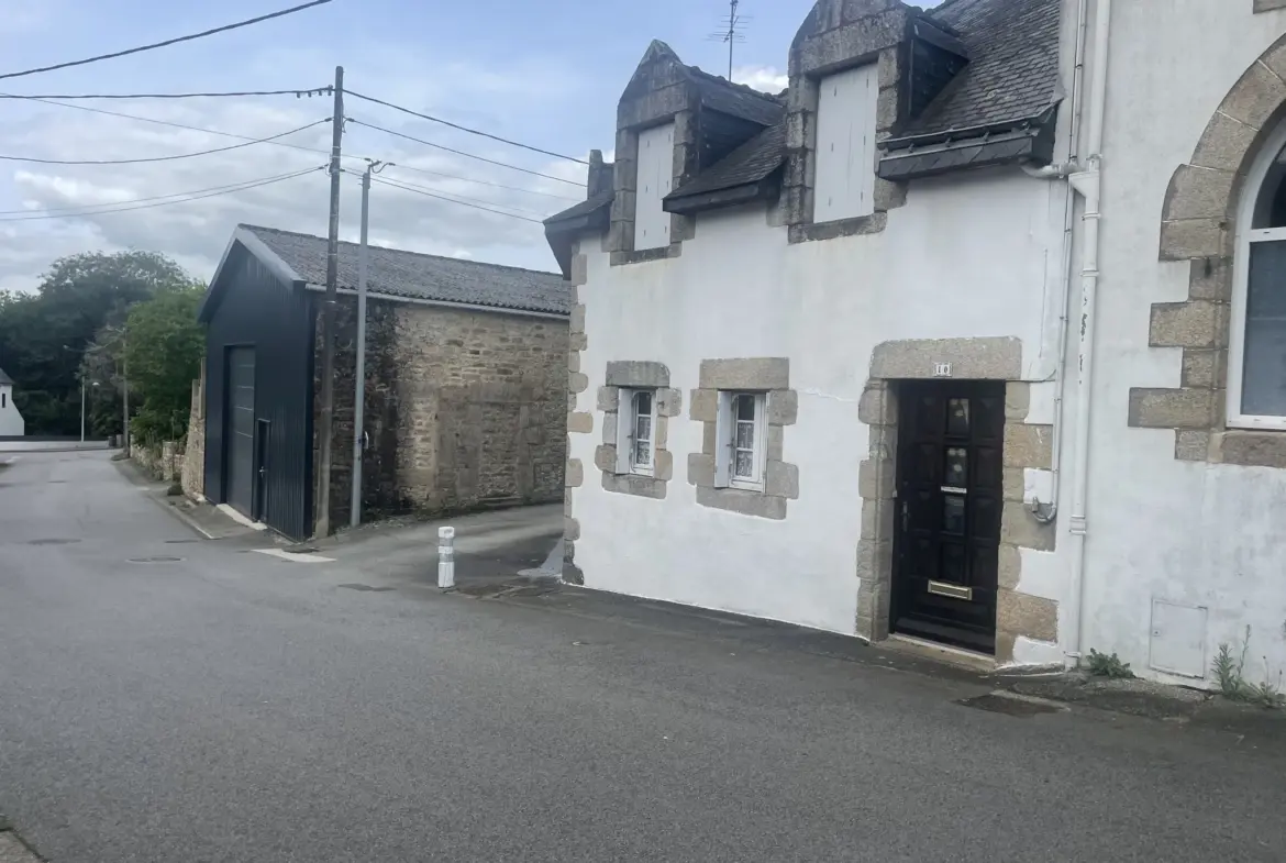 Maison de ville en pierre à vendre à Baud 