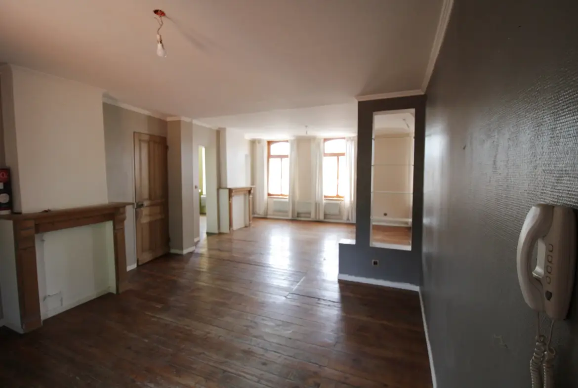 Maison 180 m² avec studio loué et appartement libre à Lievin 