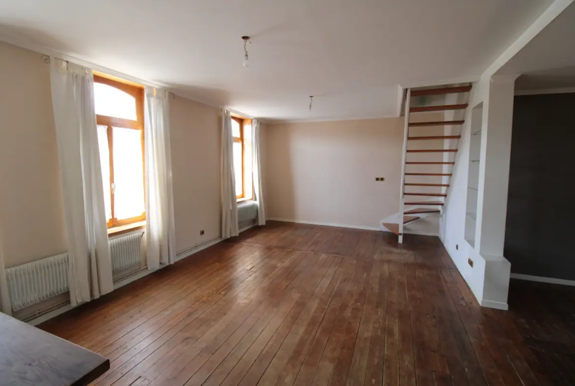 Maison 180 m² avec studio loué et appartement libre à Lievin 