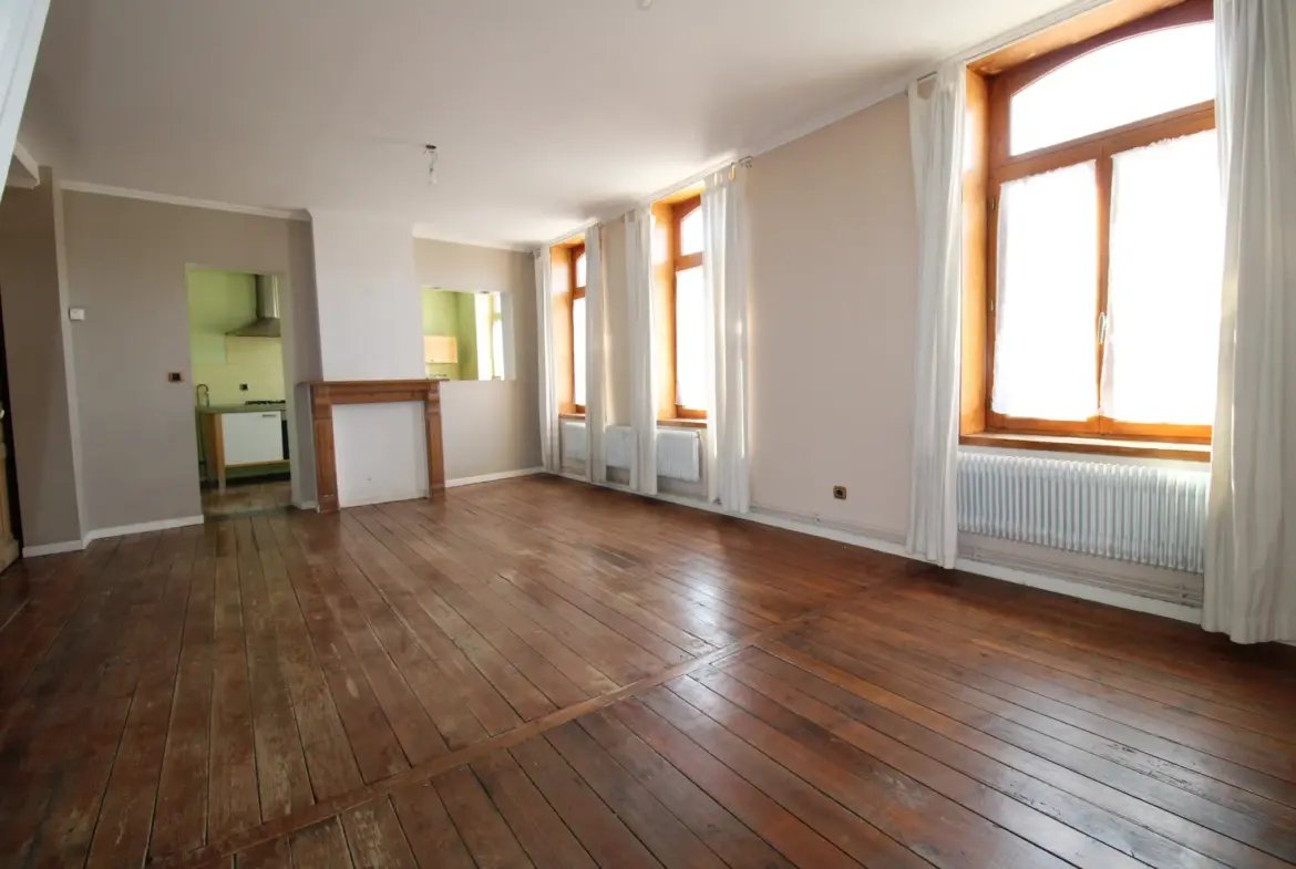 Maison 180 m² avec studio loué et appartement libre à Lievin 