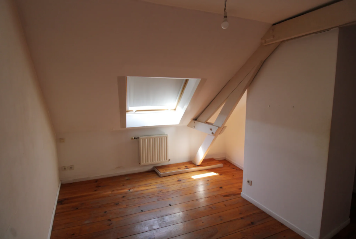 Maison 180 m² avec studio loué et appartement libre à Lievin 