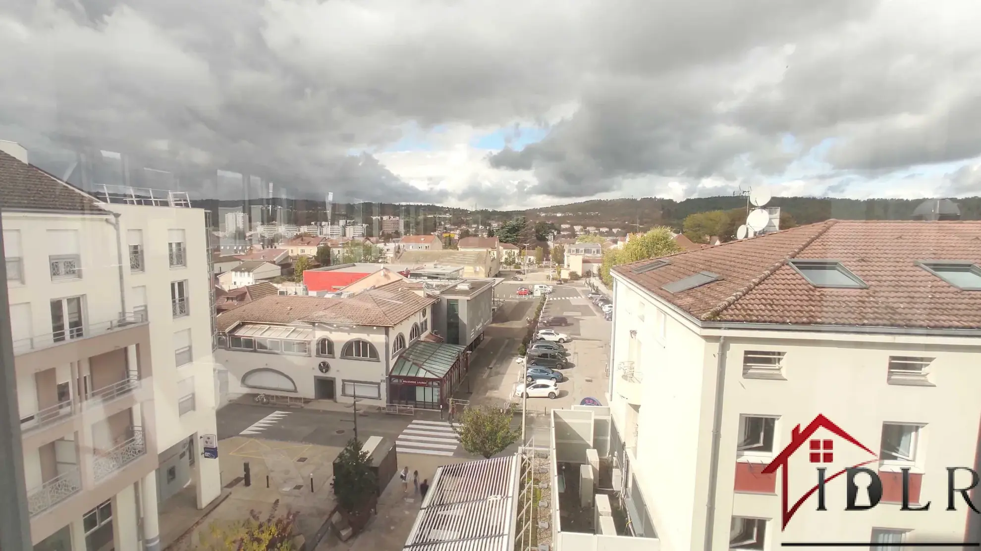 A saisir : Plateau de 370 m² au centre-ville d'Oyonnax 