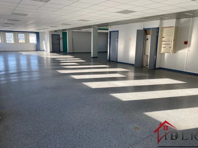 A saisir : Plateau de 370 m² au centre-ville d'Oyonnax 